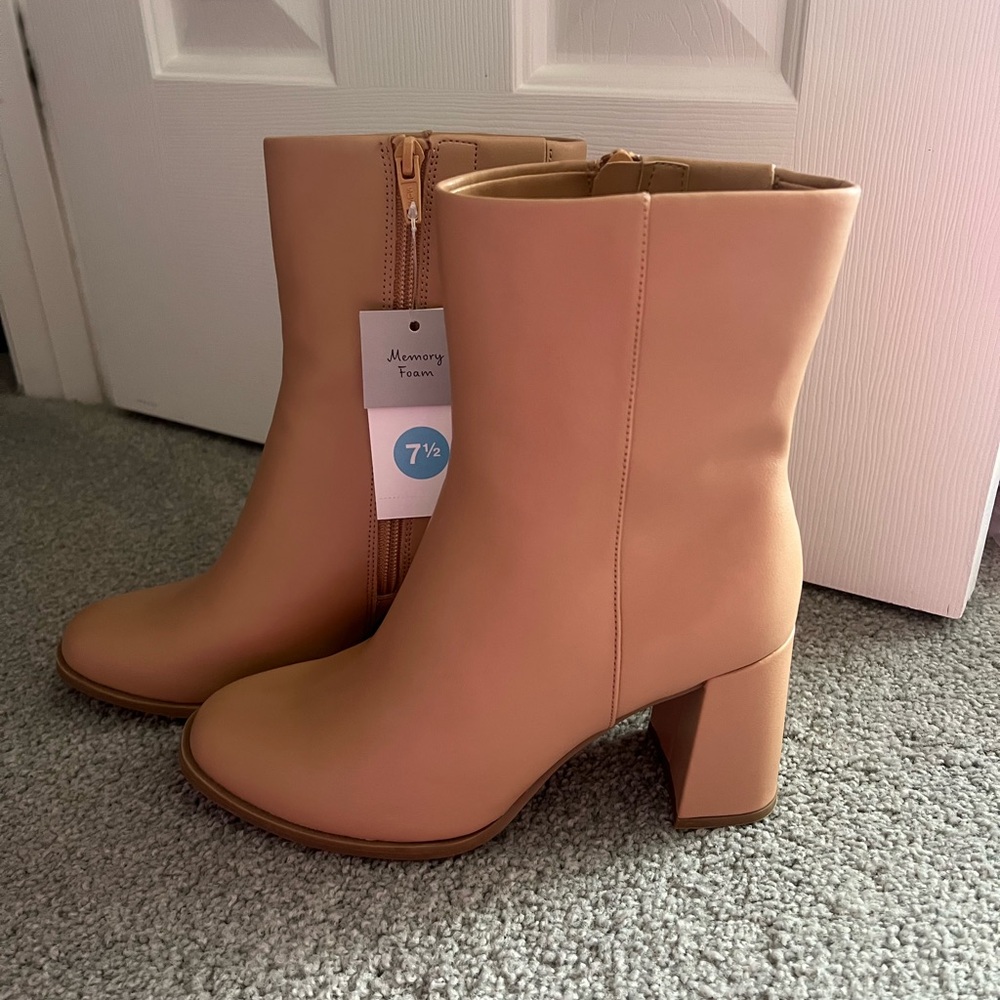 Women’s Heeled Booties
